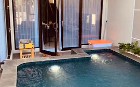 Platinum Setrasari Guest House 5Br Private Pool Bandung